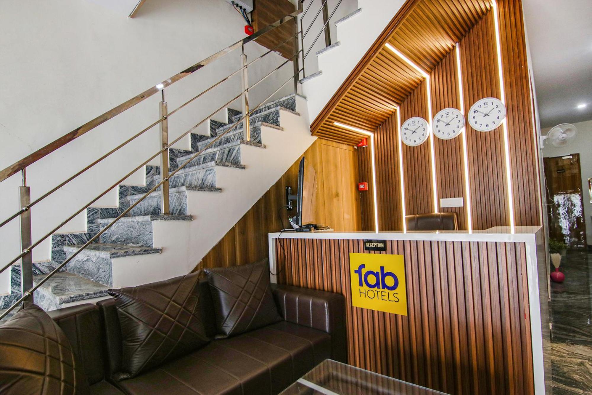 Fabhotel Hc South Crown Mohali Екстериор снимка