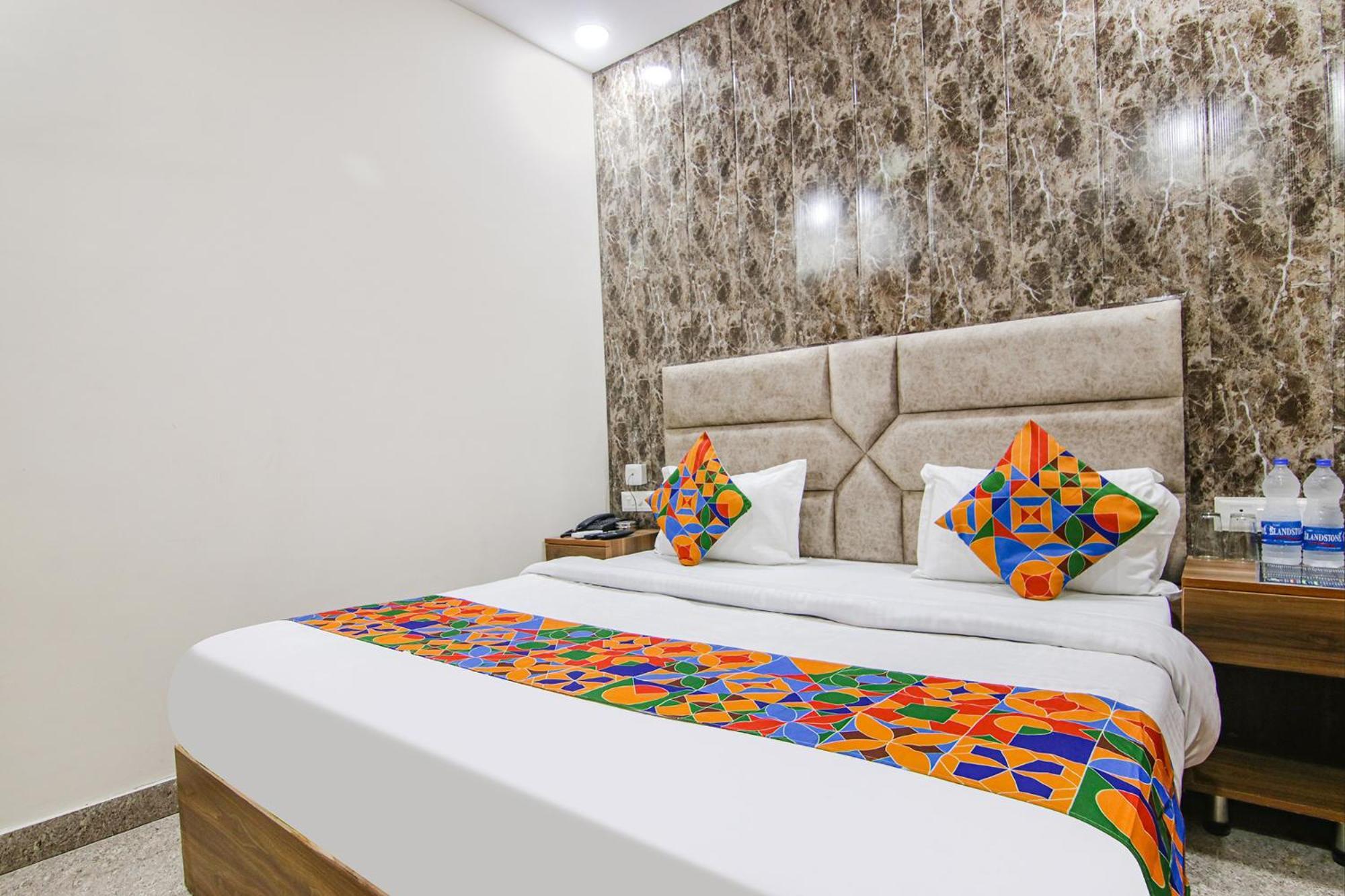 Fabhotel Hc South Crown Mohali Екстериор снимка